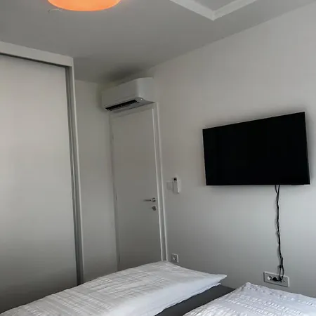 98a7 Апартаменты *