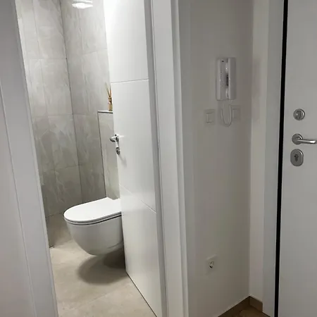 98a7 Apartamento Povljana