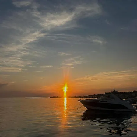 98a7 Apartamento Povljana